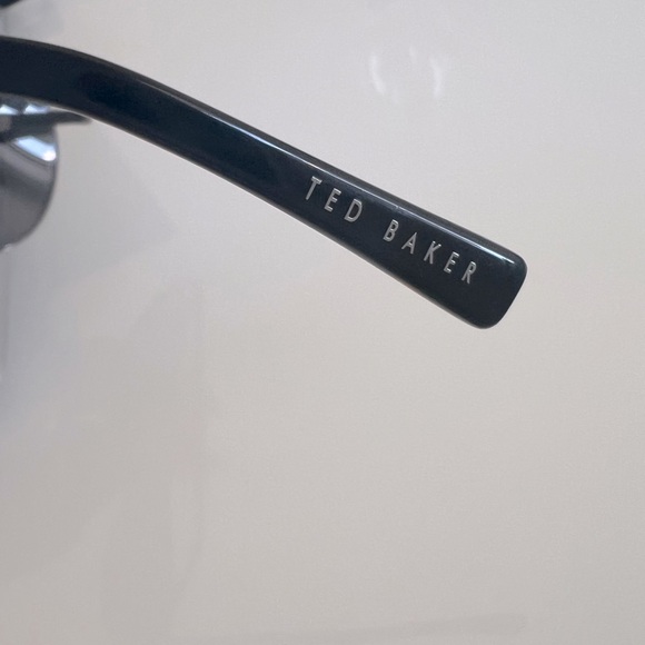 Ted Baker Black Sunglasses - Picture 3 of 4